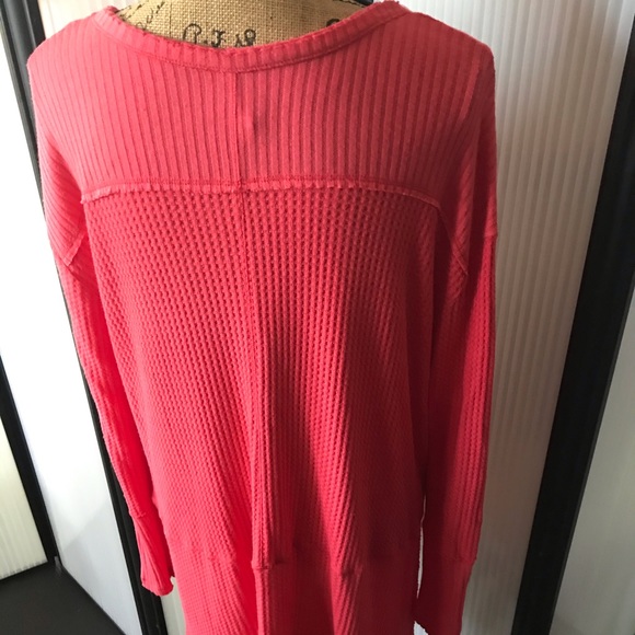 Free People long sleeve thermal top w/V neck. - Picture 5 of 9